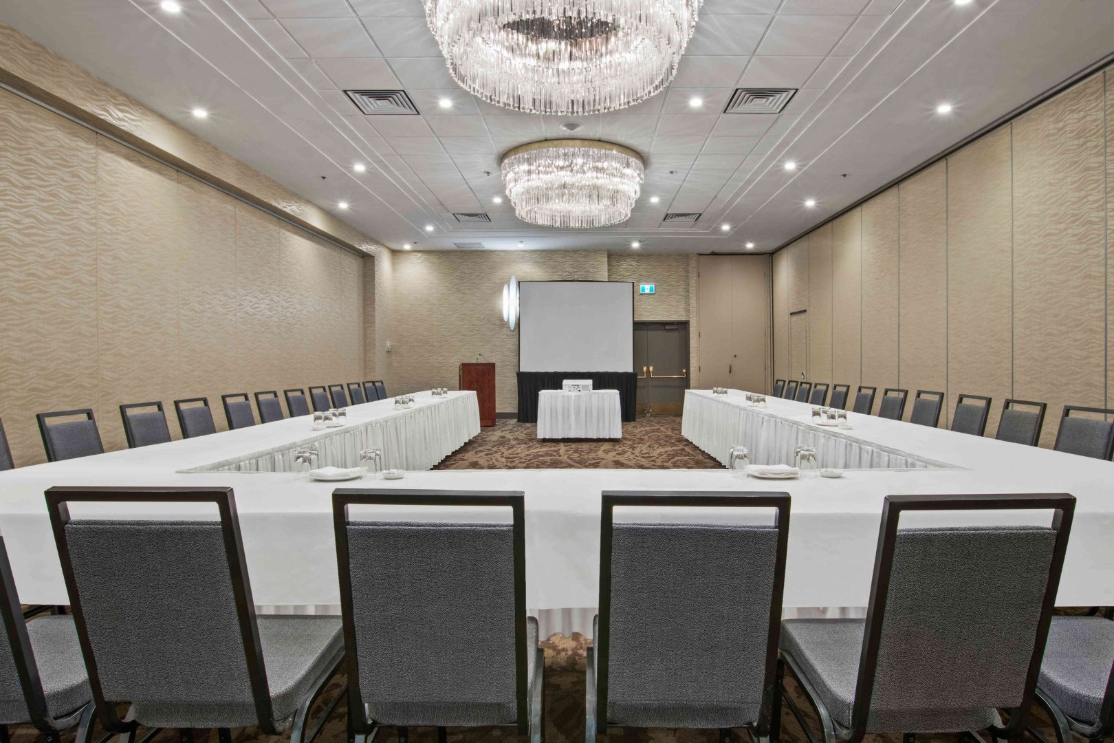 Photo - Best Western Premier Calgary Plaza Hotel & Conference Centre