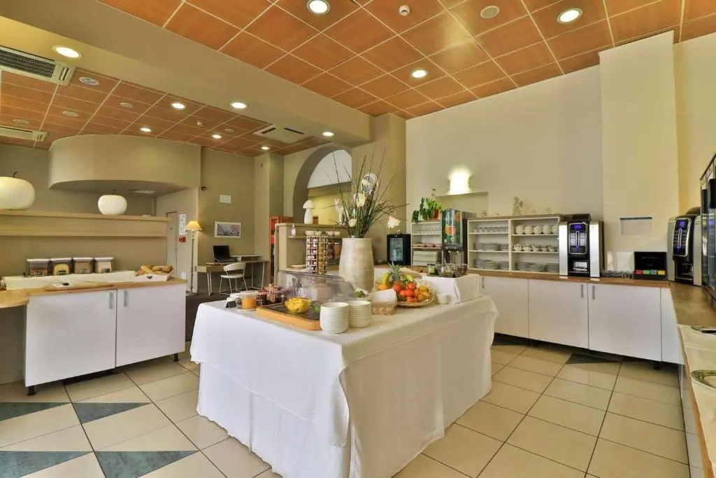 Photo - Best Western Plus Sanary