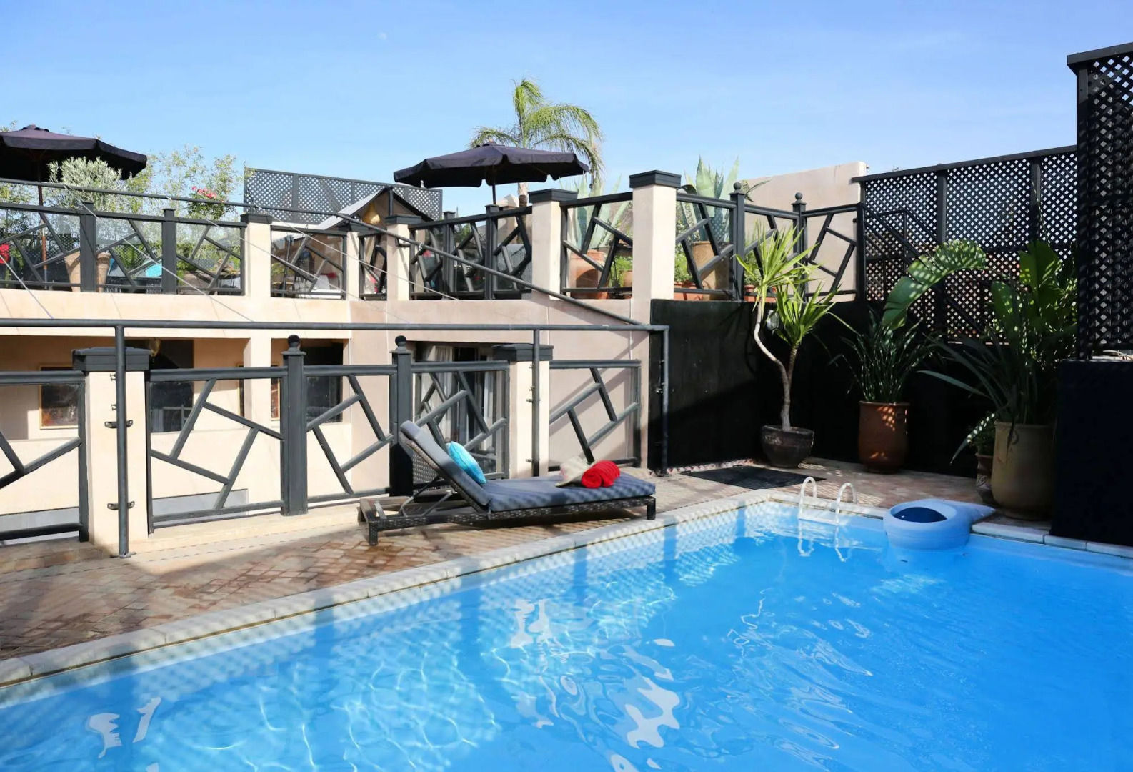 Photo - Riad Basidi piscine chauffée sur le toit de la médina