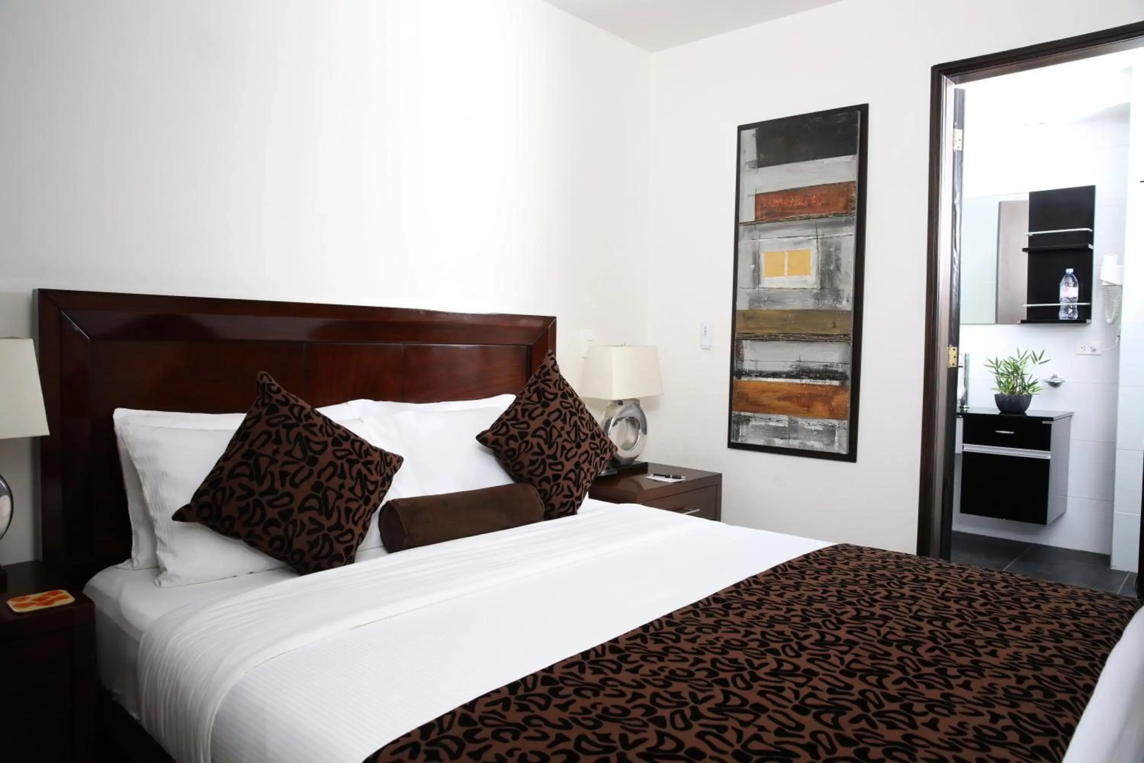 Photo - Hotel Suites 108