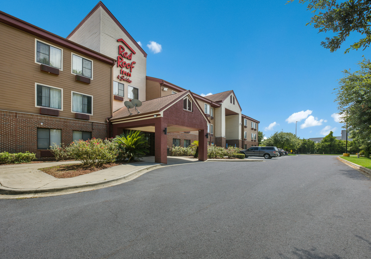 Photo - Red Roof Inn & Suites Savannah Airport
