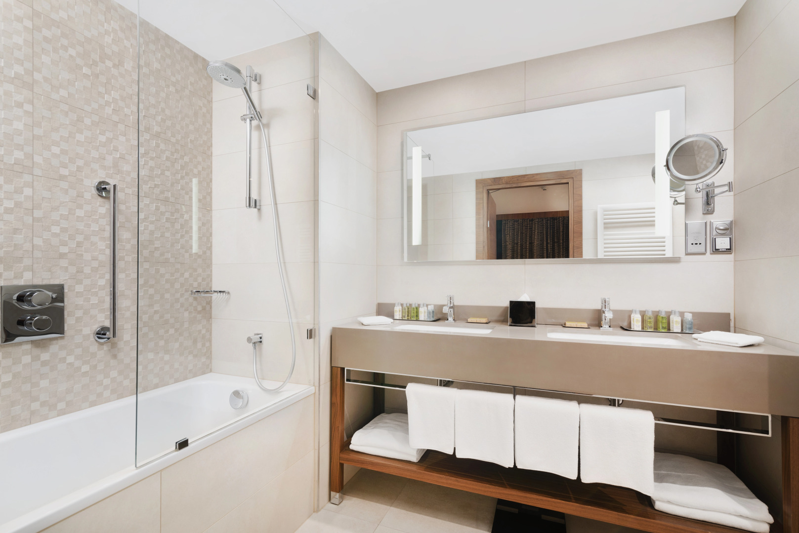 Photo - DoubleTree by Hilton Krakow Hotel & Convention Center