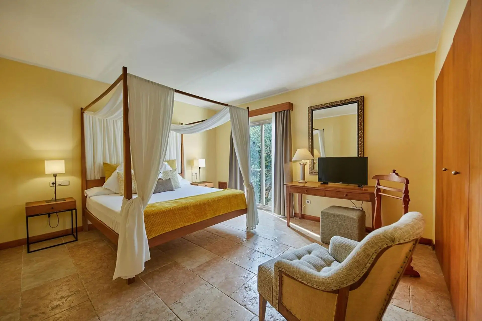 Photo - Pula Suites Boutique Resort