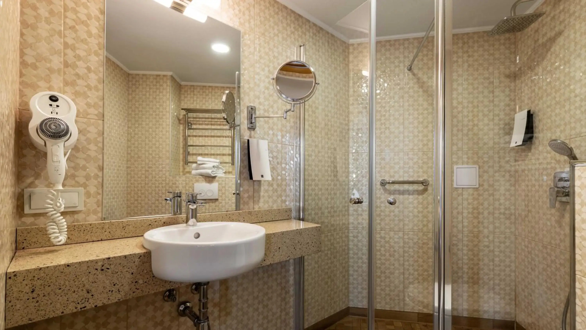 Photo - Hotel Royal Queens