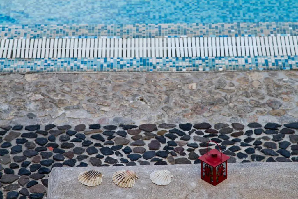 Foto - Birds Villa Apartments with Heated Pool - Including Car and Breakfast