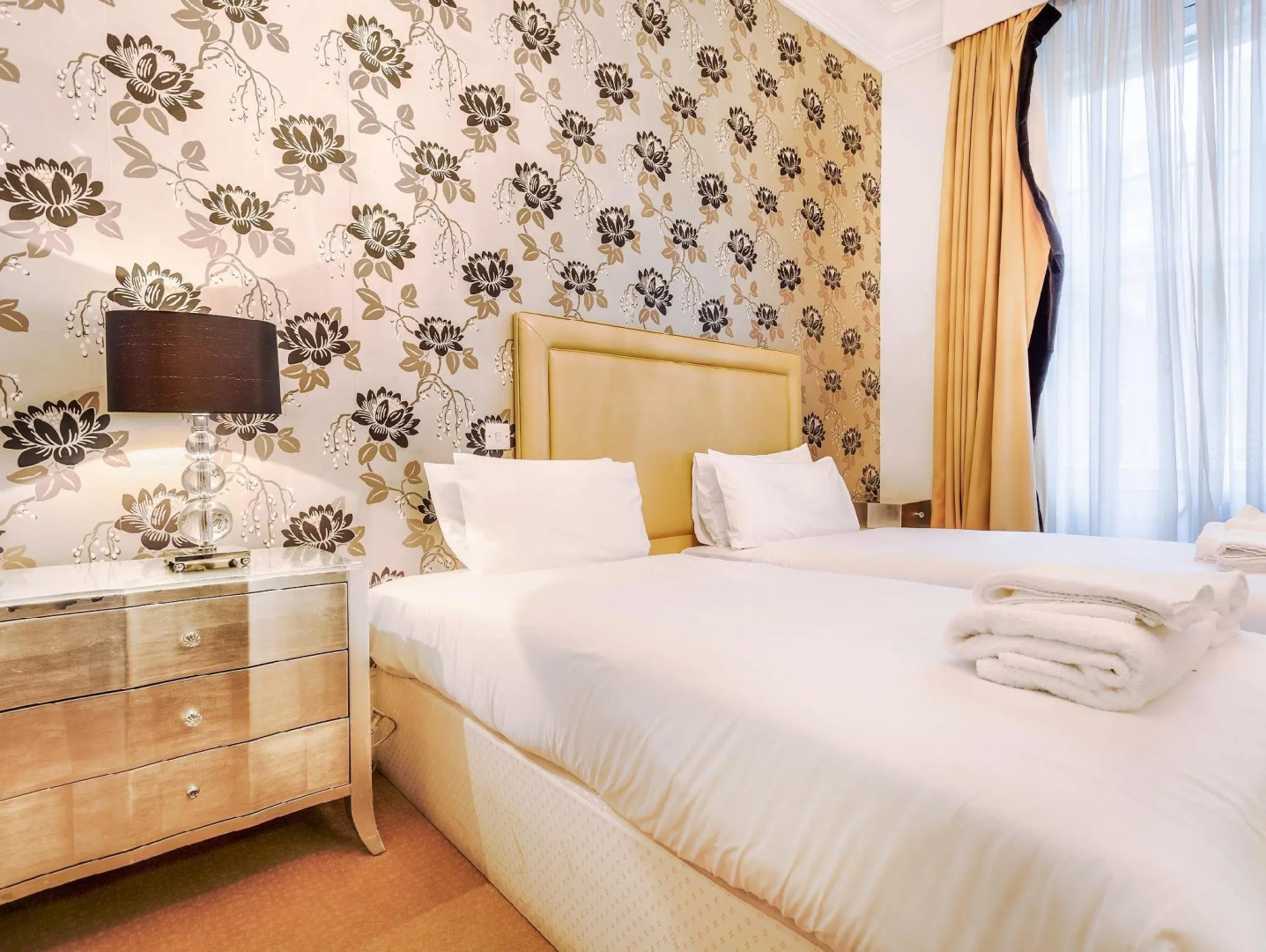 Photo - The Tophams Hotel