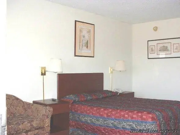Photo - Hilltop Inn