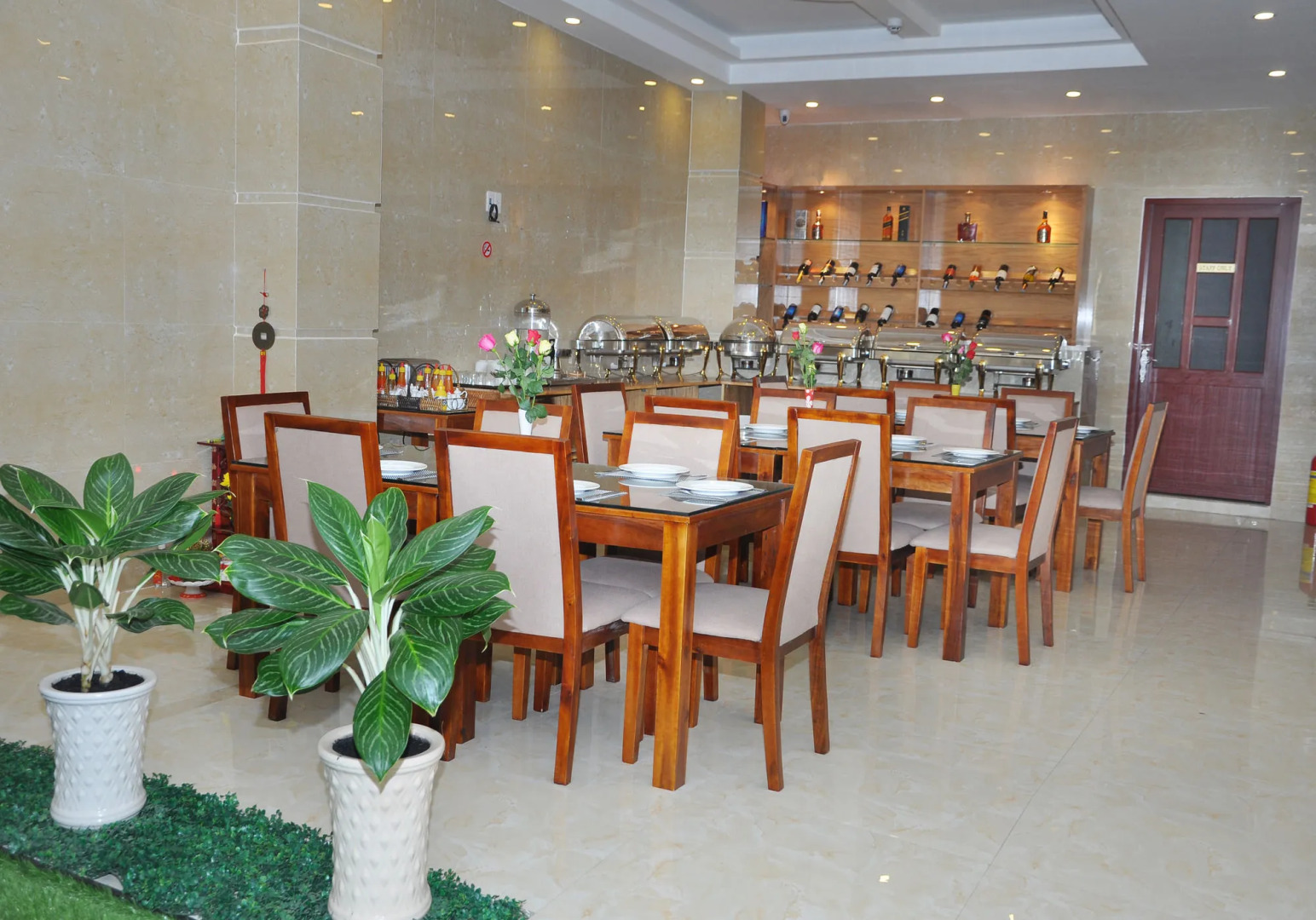 Photo - Queen Central Hotel - Ben Thanh Market