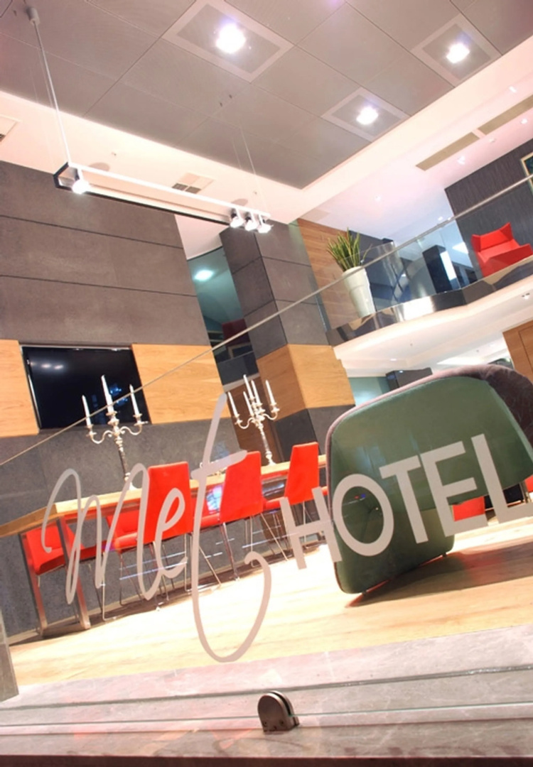 Photo - Met Hotel