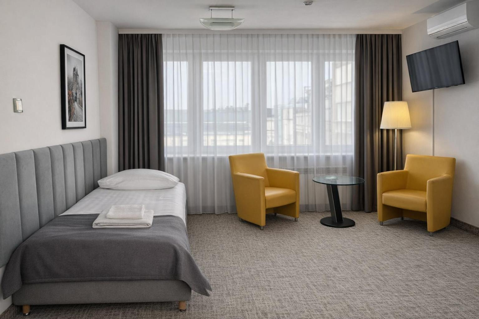 Photo - Hotel Logos