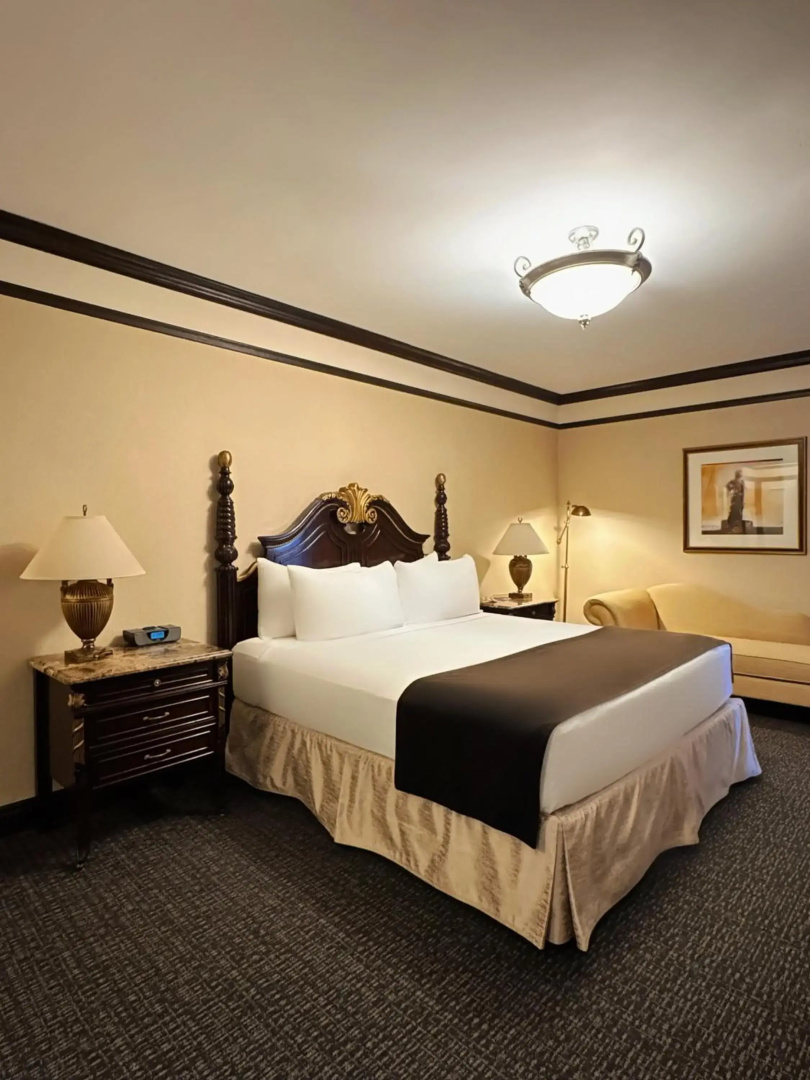 Photo - The Lucerne Hotel