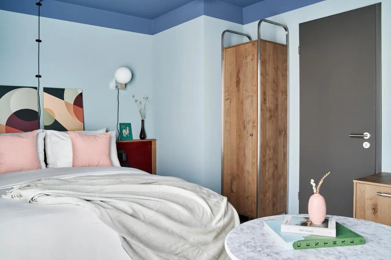 Photo - Schwan Locke