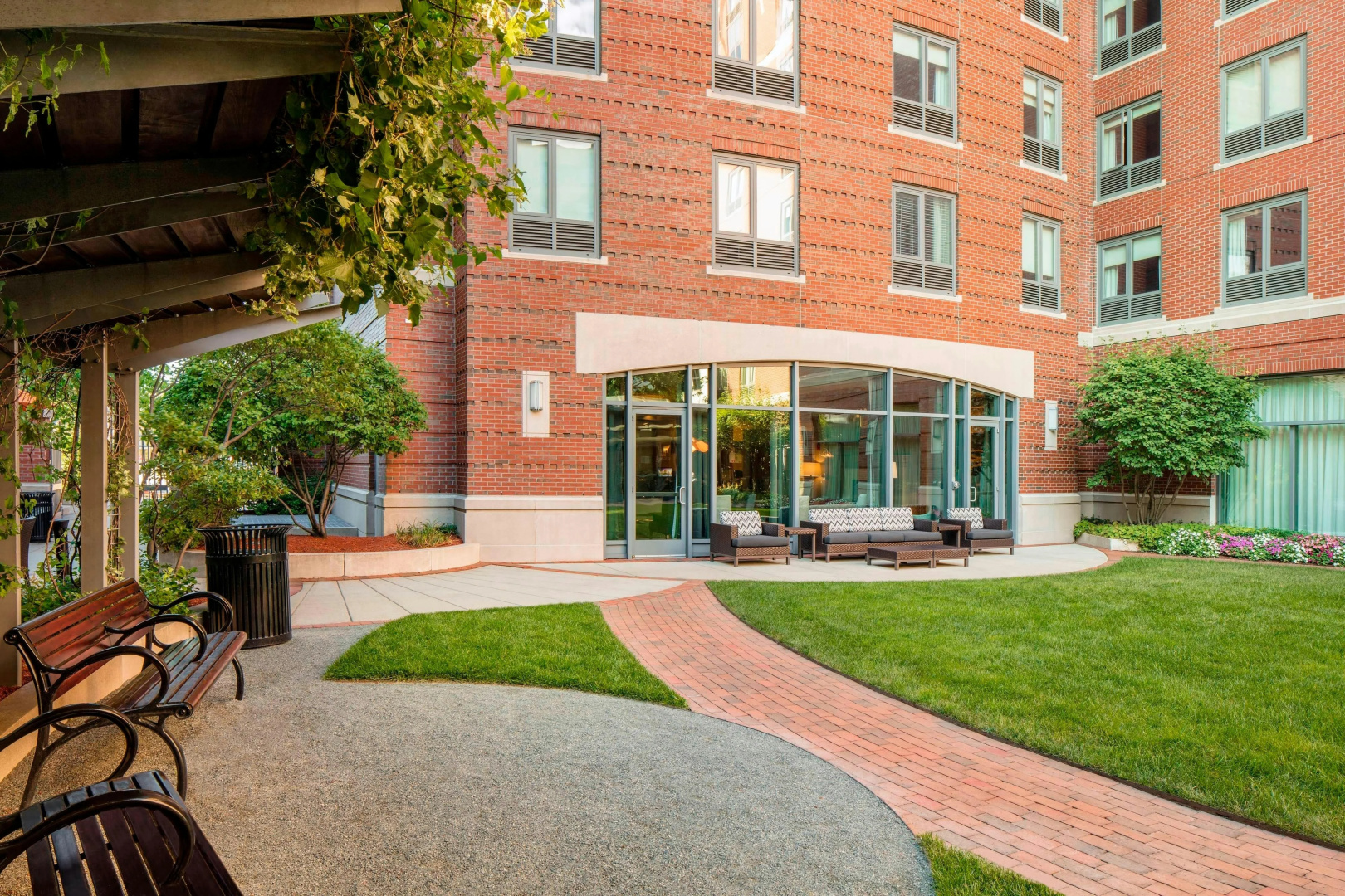 Foto - Courtyard by Marriott Boston Brookline