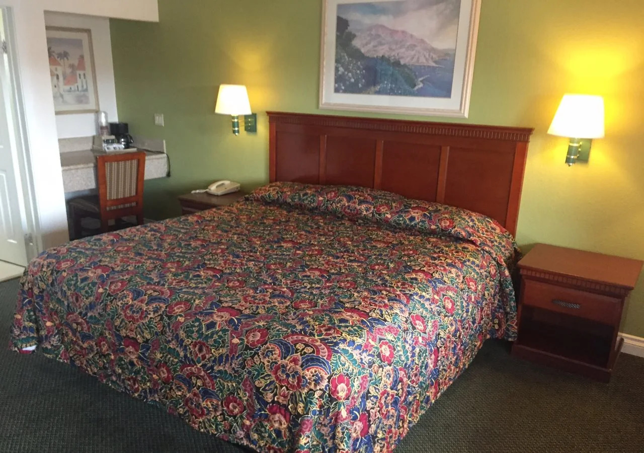 Photo - Redondo Inn and Suites