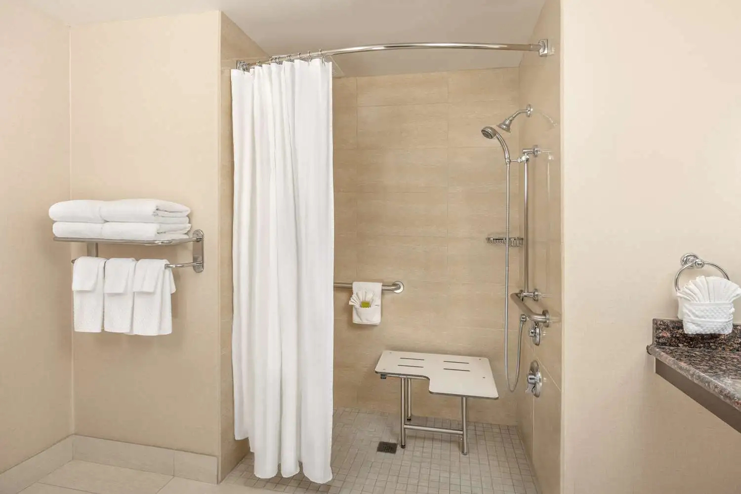 Photo - DoubleTree by Hilton Hotel San Bernardino