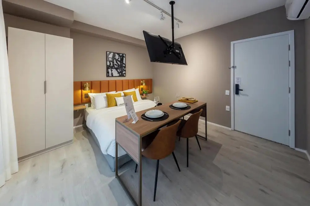 Charlie Contemporaneo Jardins Essential