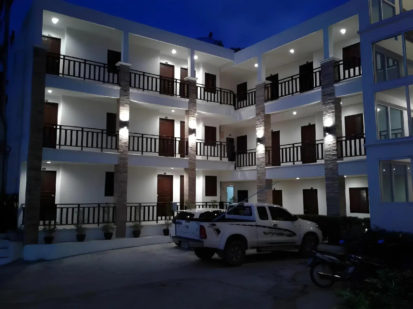 Photo - MM Hill Hotel