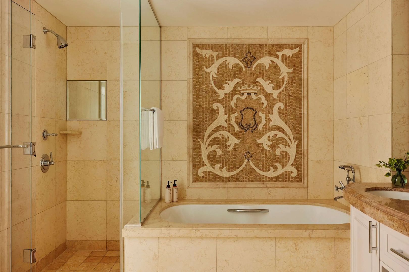 Photo - The Maybourne Beverly Hills, Maybourne