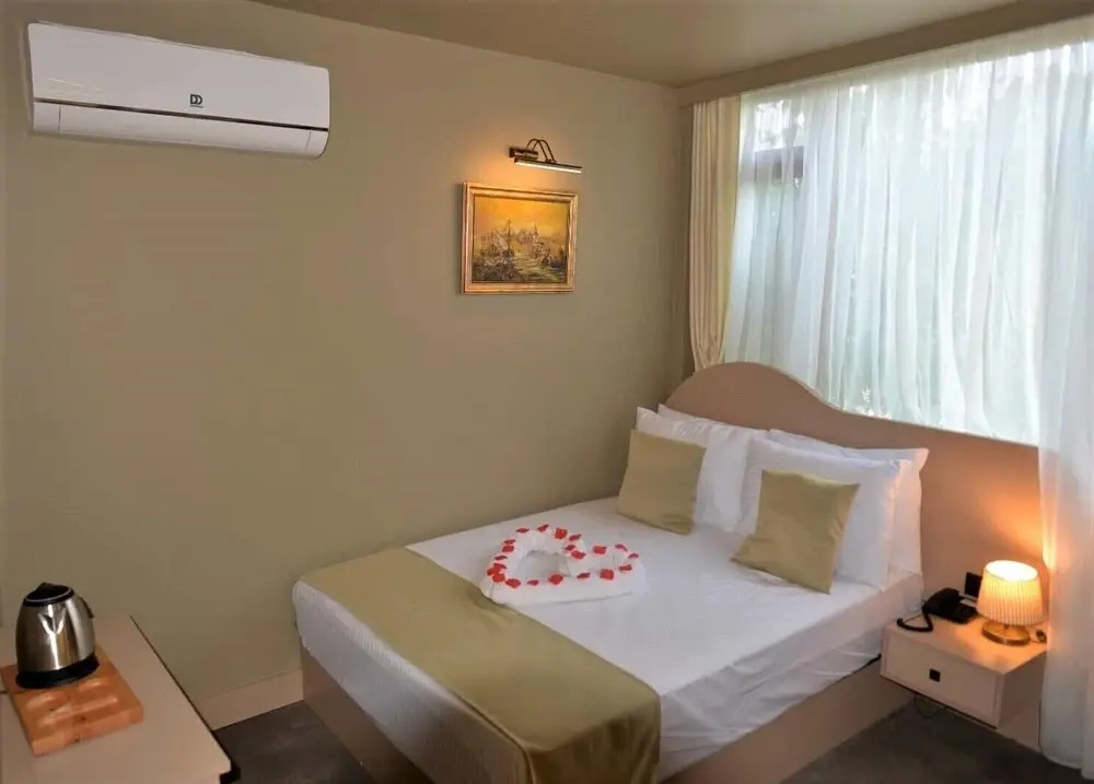 Foto - By Kinyas Hotel