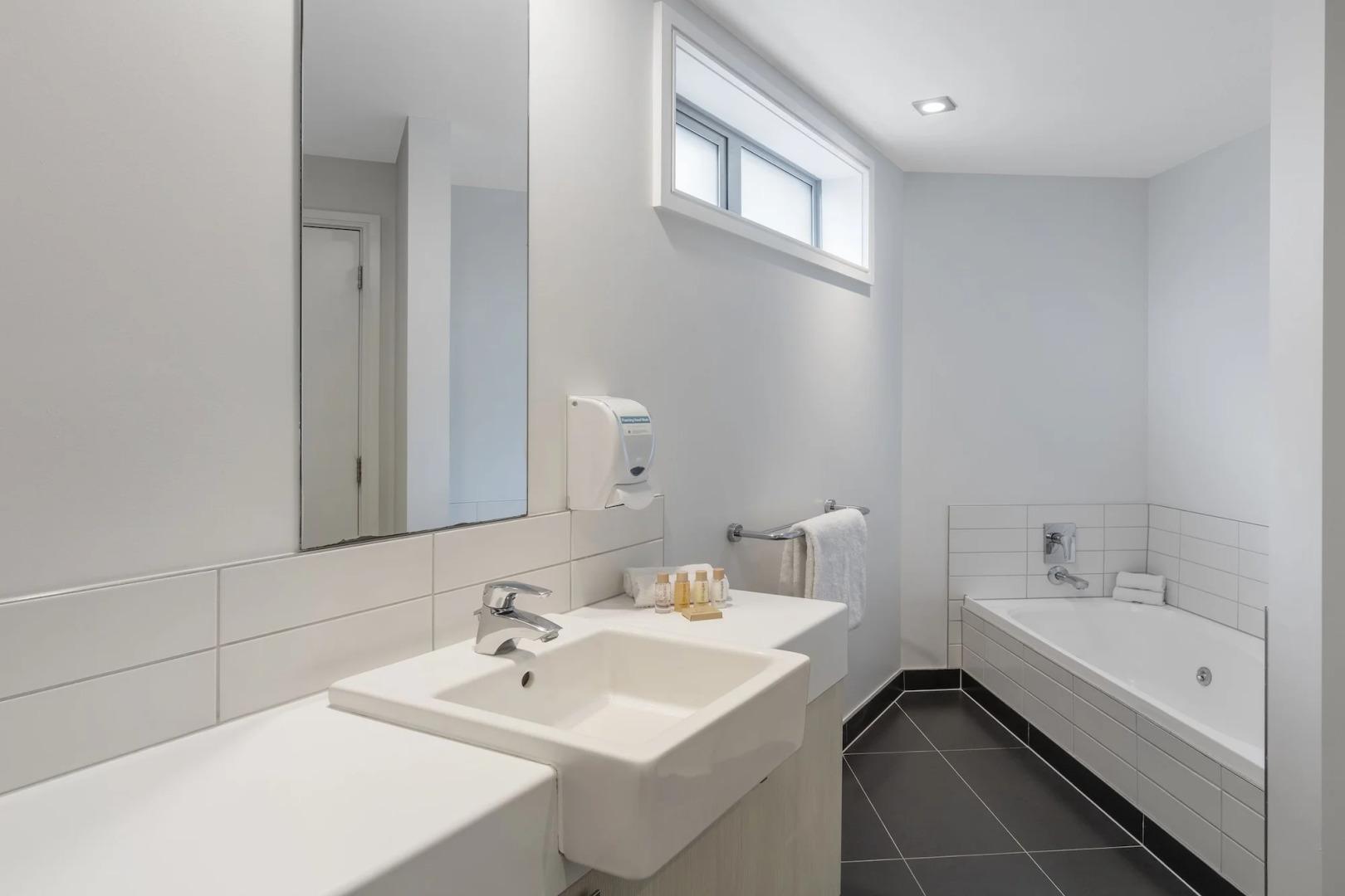 Photo - Oaks Auckland Hotel