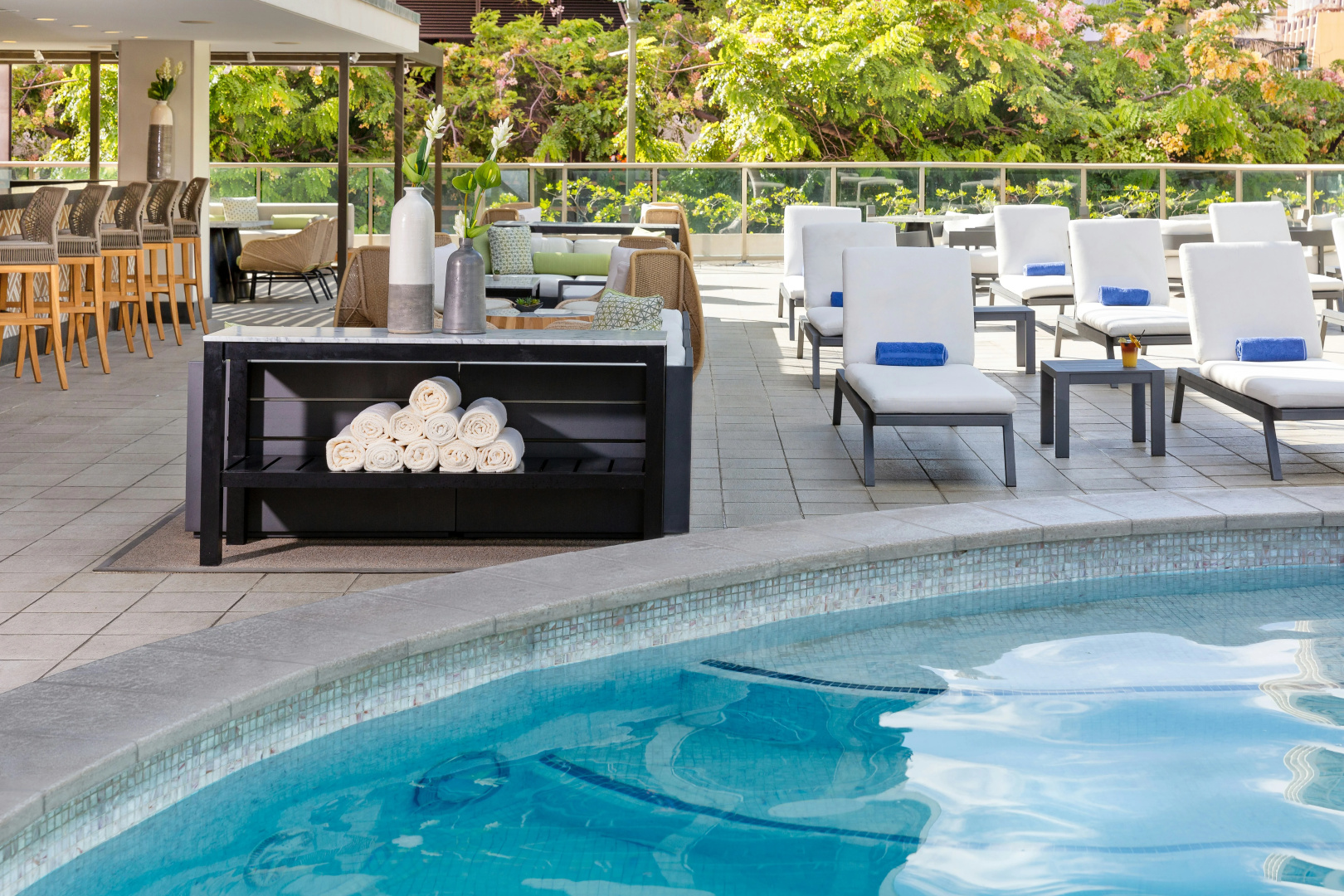 Photo - Hilton Garden Inn Waikiki Beach