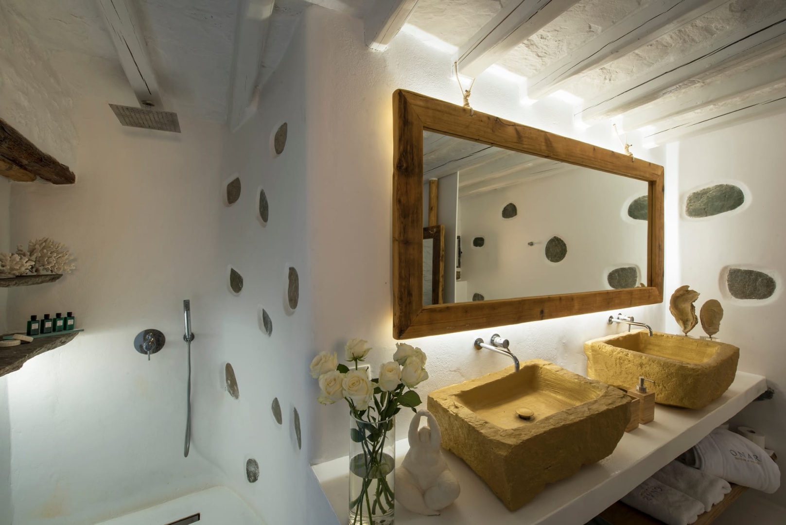 Onar Suites & Villas