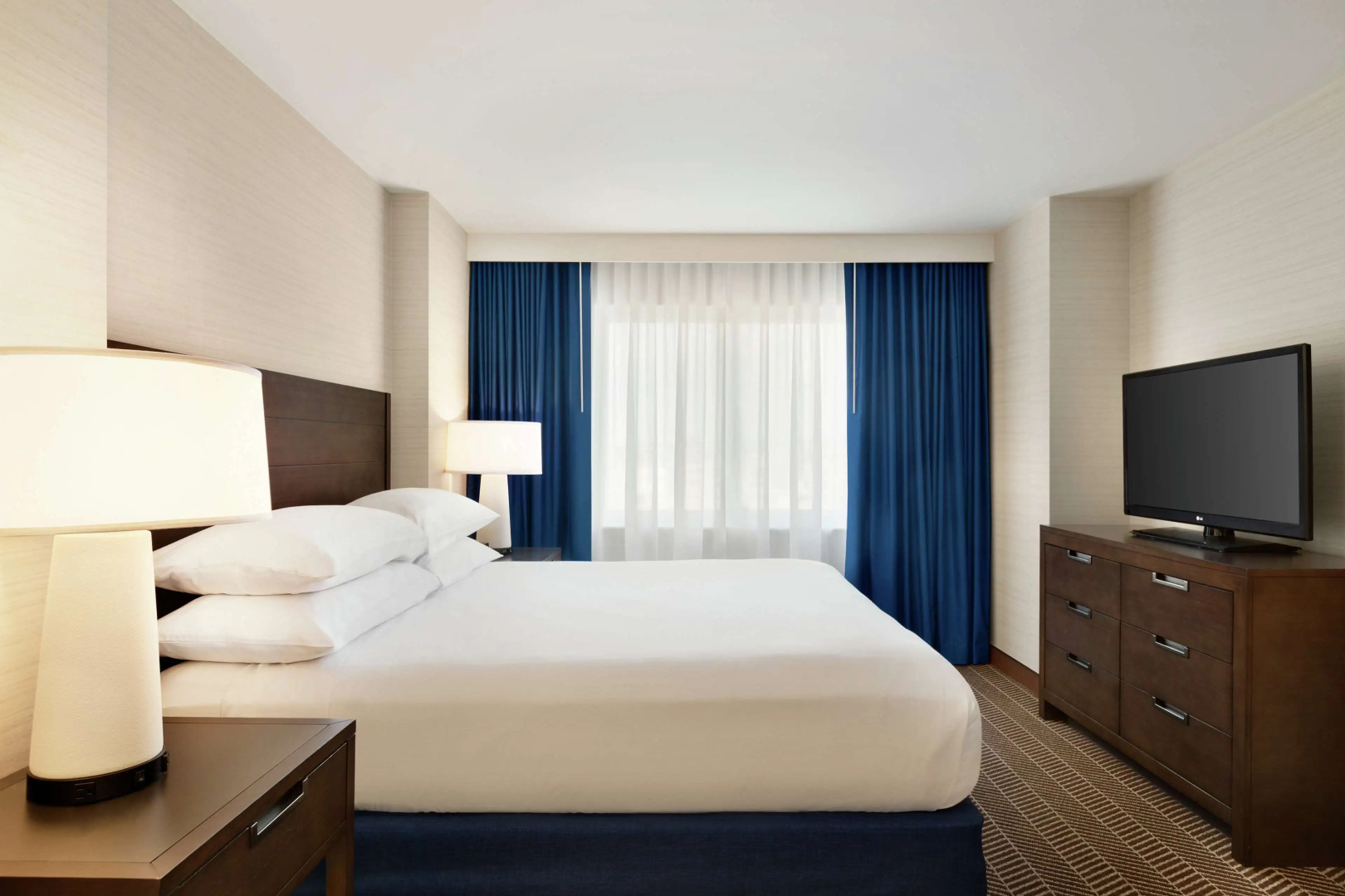 Foto - Embassy Suites Boston Logan Airport