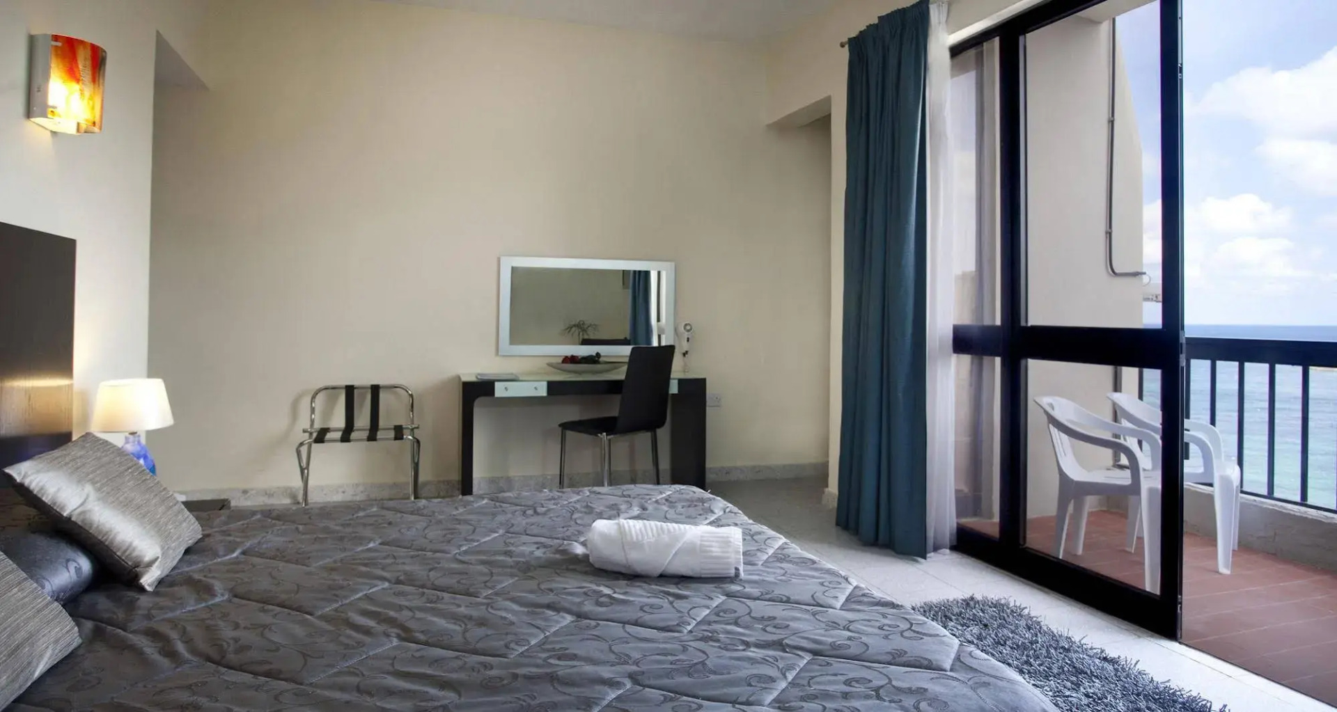 Foto - St. Julian's Bay Hotel