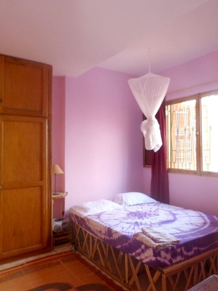 House With 4 Bedrooms in Dakar, With Enclosed Garden and Wifi - 10 km