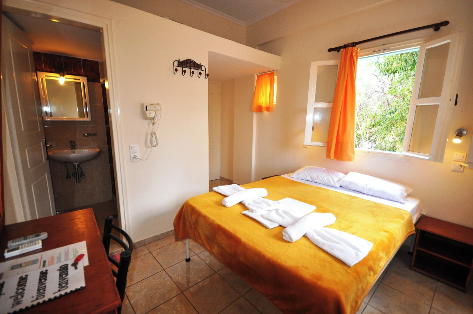 Photo - Santorini Camping/Rooms