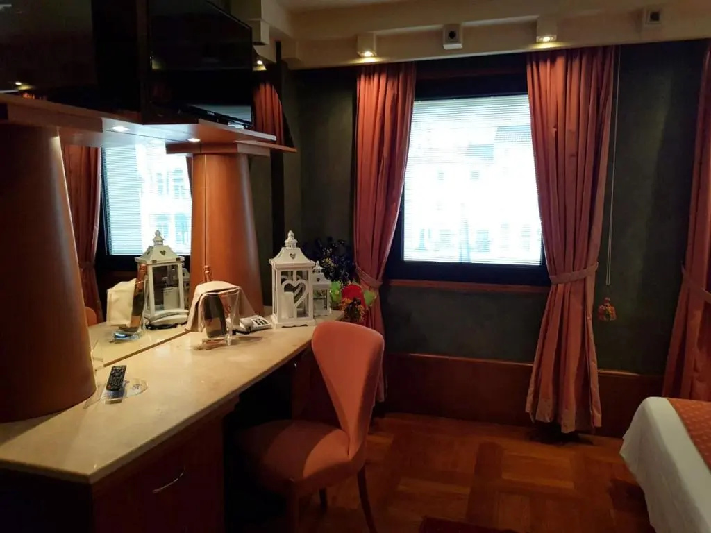 Photo - HR Hotel