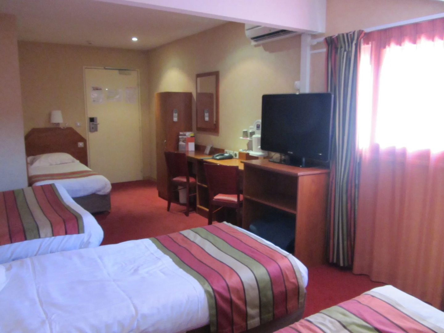 Foto - Brit Hotel Confort Nîmes Ouest - A9 sortie 25