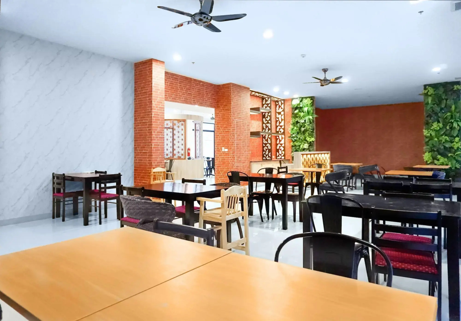 Photo - Phoenix Hotel Karon Beach