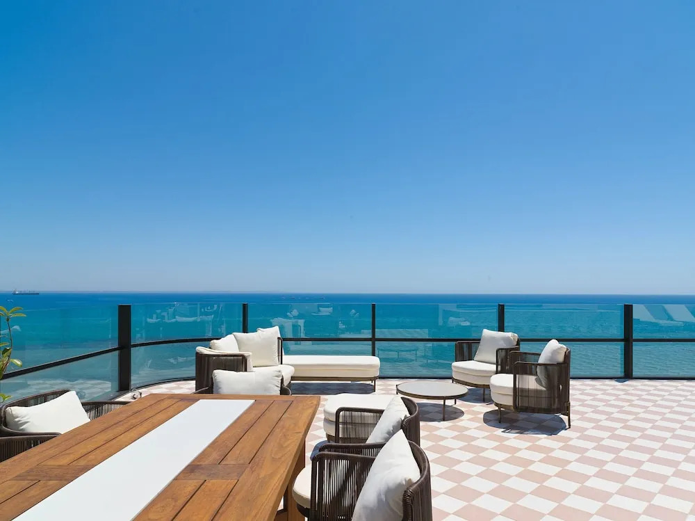 Photo - LIV Mackenzie Beach Suites Larnaca ADULTS ONLY