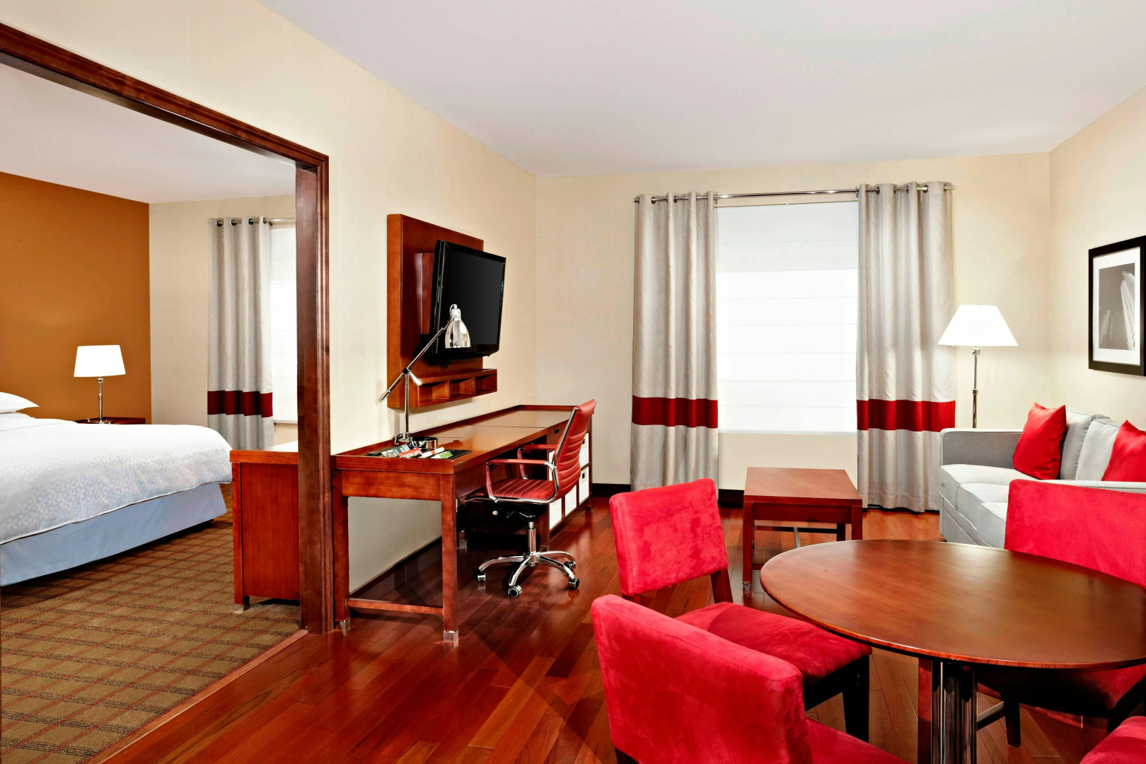 Photo - Four Points by Sheraton Calgary Airport