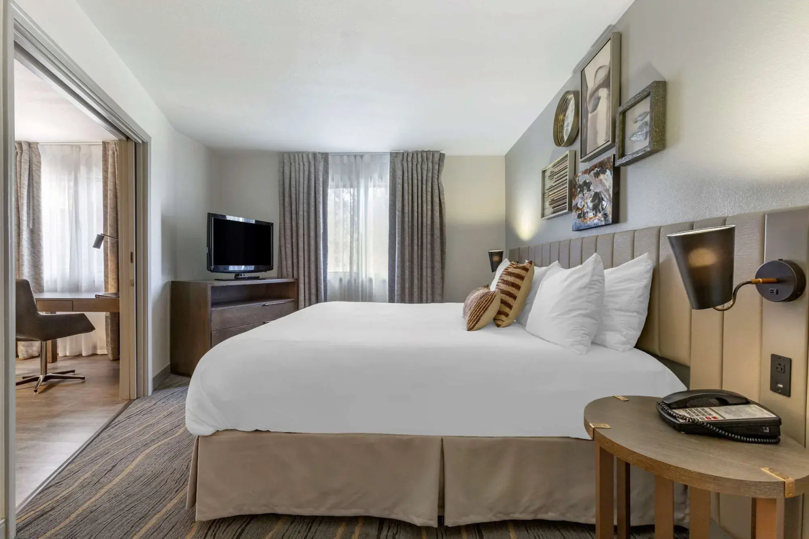 Photo - Windmill Suites Surprise - Phoenix, an Ascend Collection Hotel