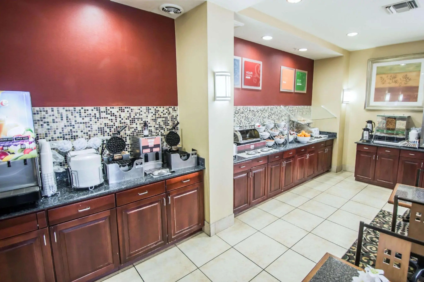 Photo - Comfort Suites Orlando Airport