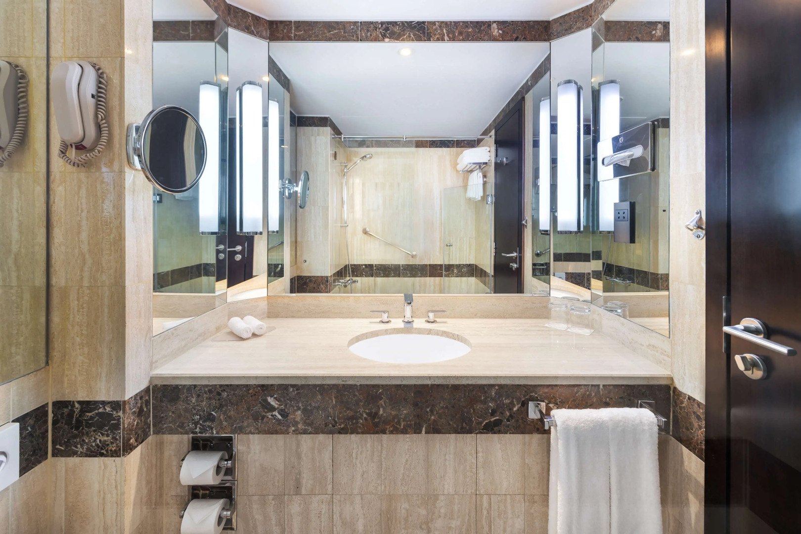 Foto - Radisson Blu Hotel, Dubai Deira Creek