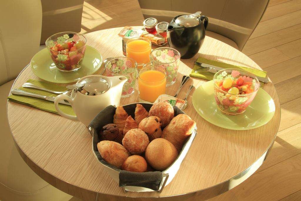 Photo - Le Cesar Hotel