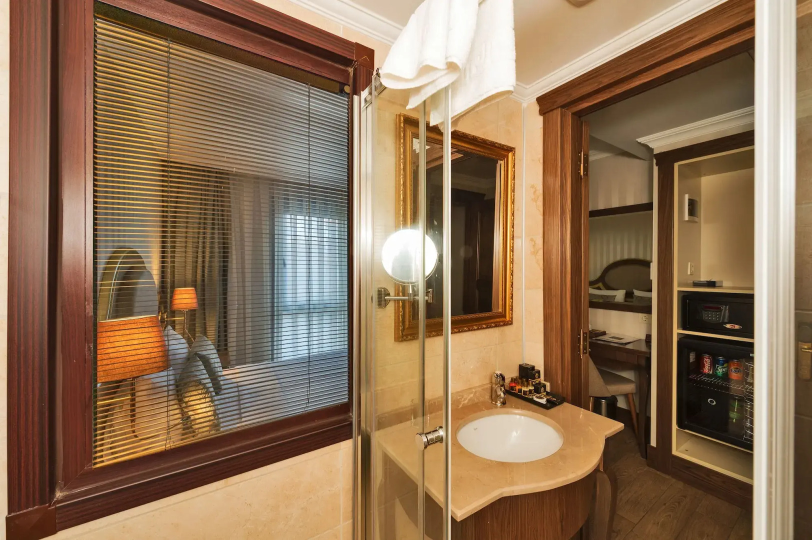 Photo - The Central Hotel