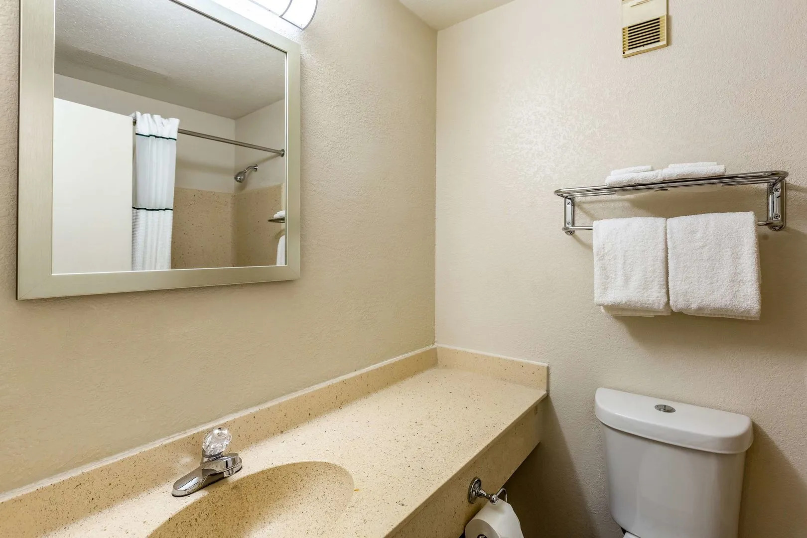 Foto - HomeTowne Studios by Red Roof Atlanta - Norcross South