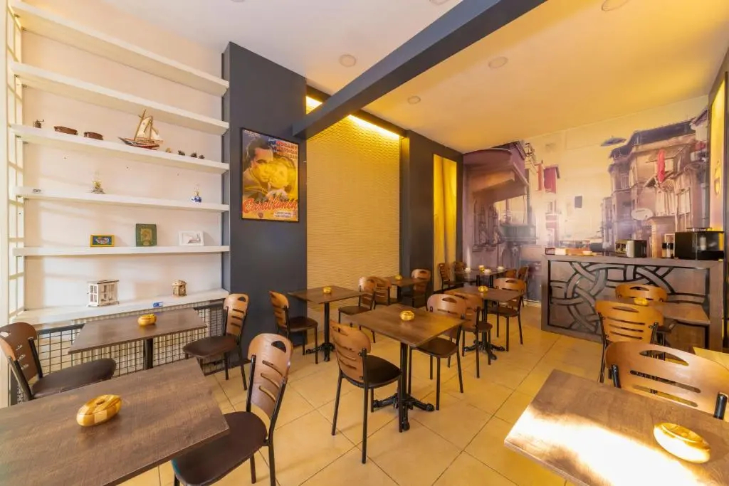 Photo - ivy hostel cafe