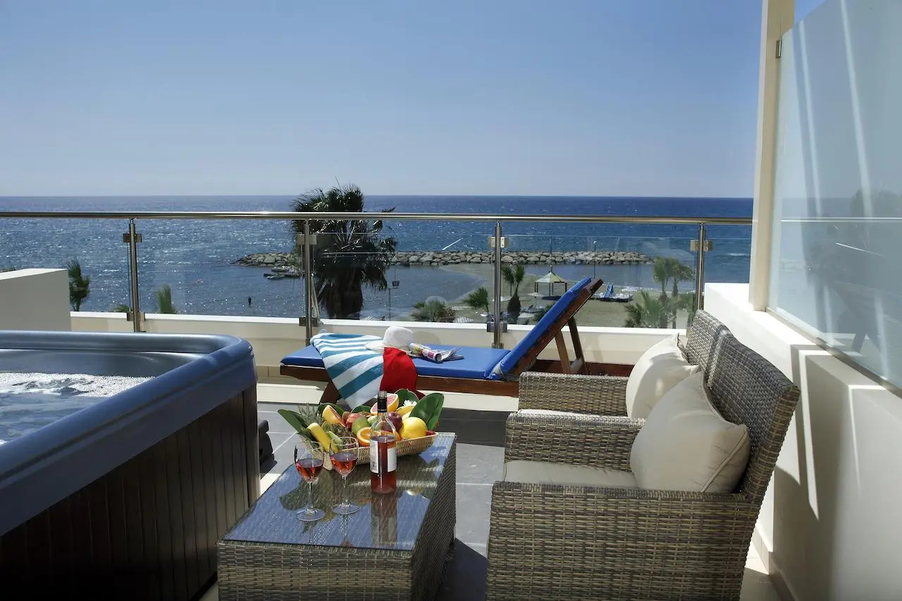 Foto - Golden Bay Beach Hotel