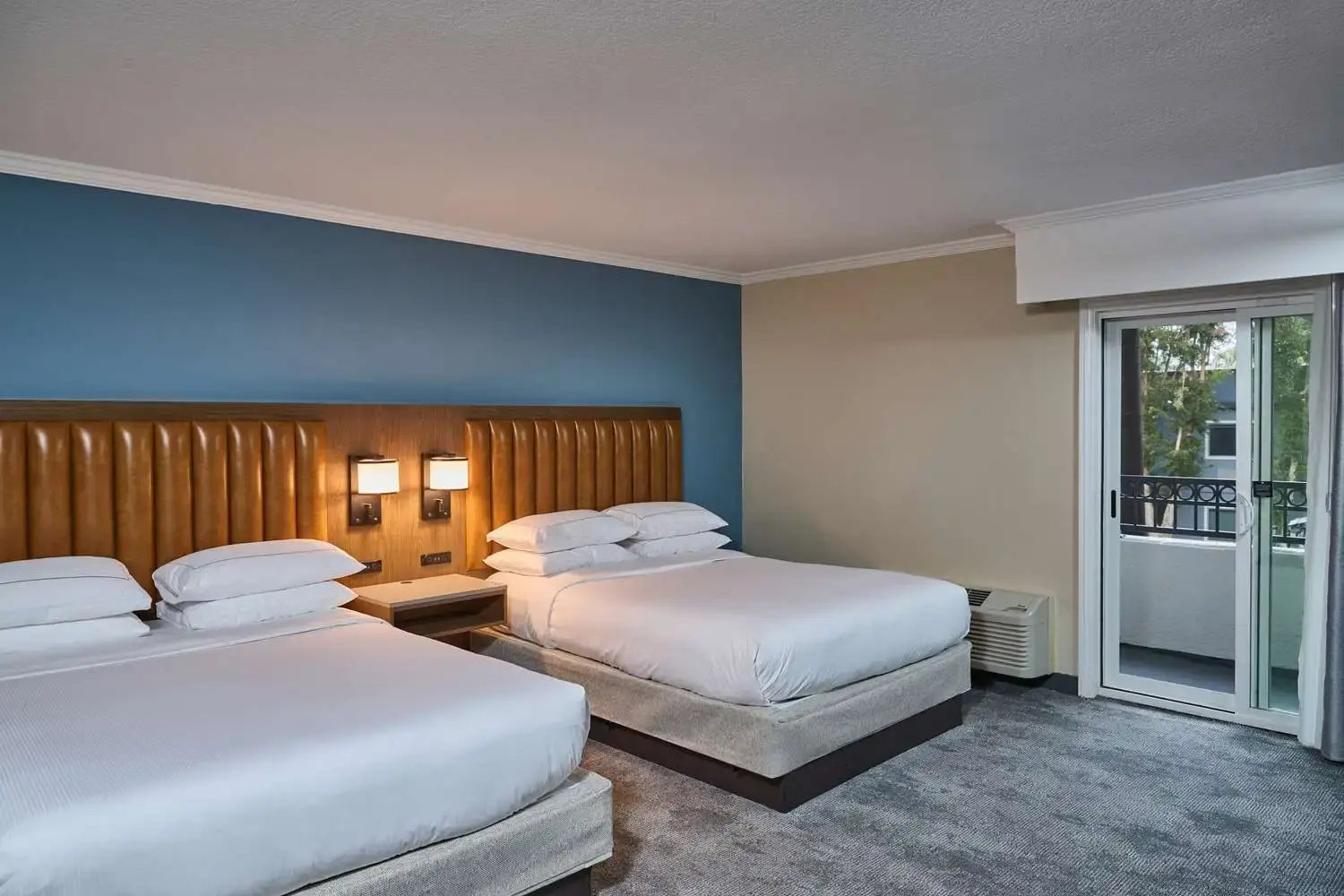 Foto - DoubleTree by Hilton Chatsworth
