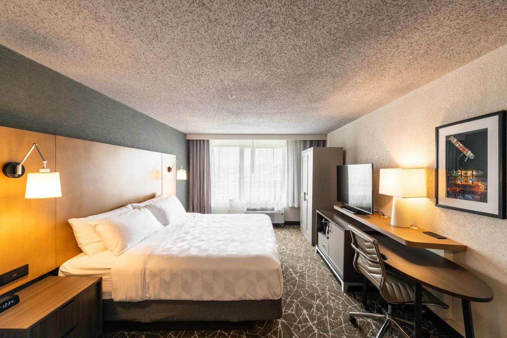 Photo - Holiday Inn Newark International Airport