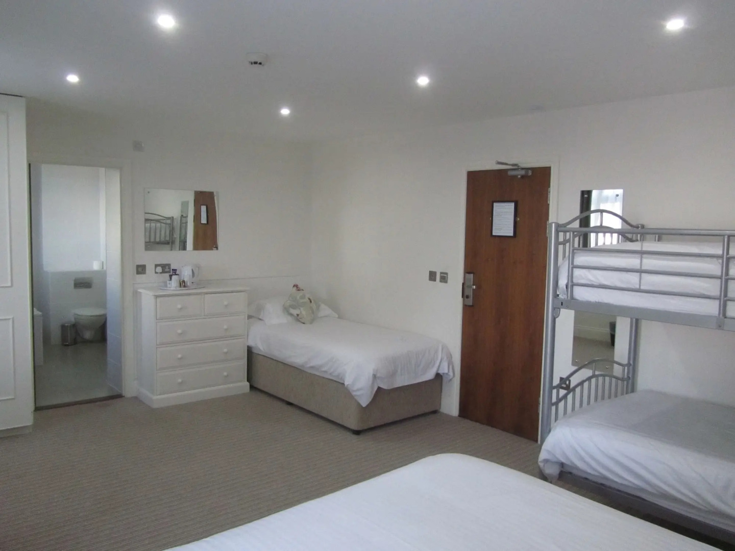 Photo - Ommaroo Hotel