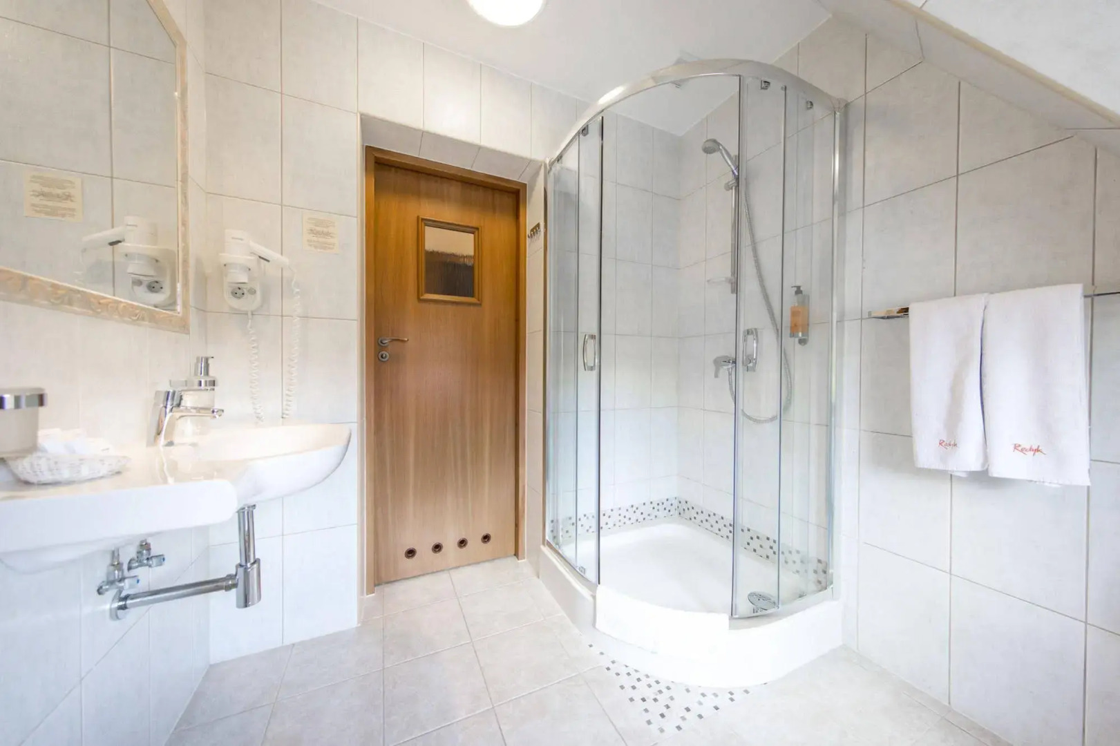 Photo - Hotel REDYK Ski&Relax - narty i widok na góry na wyciągnięcie ręki