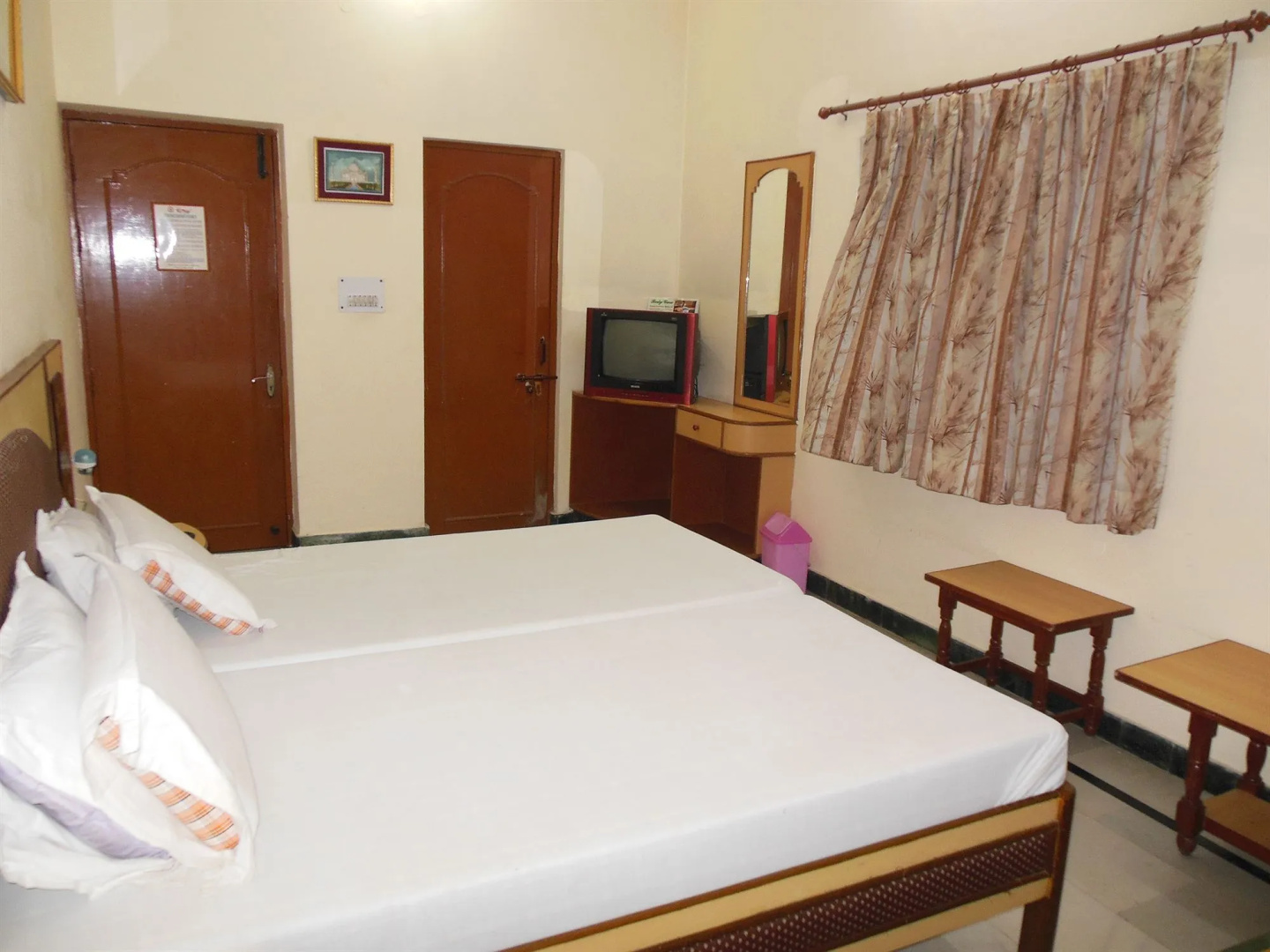 Photo - Hotel Taj Plaza