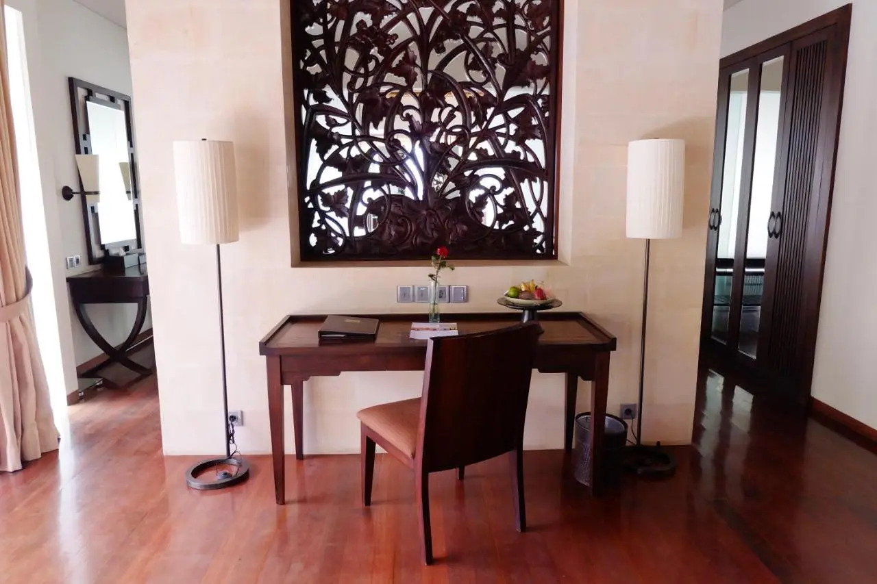 Photo - The Royal Santrian