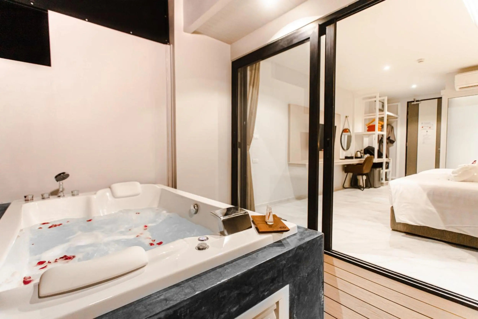 Photo - Tour De Phuket Hotel
